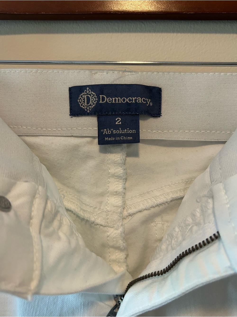 Democracy White Pants Jeans - Size 2 Women’s